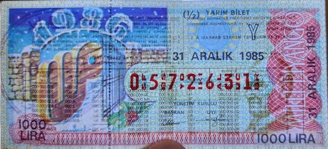 Eski Milli Piyango 31 Aralık 1985 Yarım Bilet. 7. Emisyon 10 Lira Kağıdına Basılmış Yılbaşı 1/2 Bilet 1000 Lira T Serisi. Nadir. Teşhir Ürün