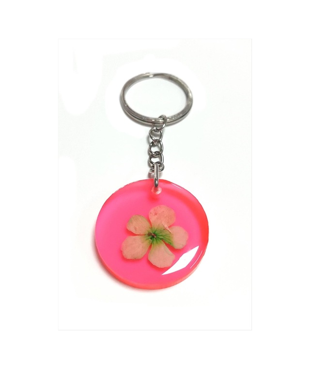 Kartopu - 847 - Çiçeği Papatya Epoksi Anahtarlık - Spt-gld - Açık Pembe
