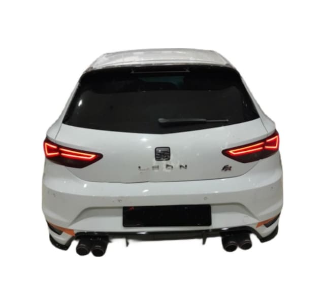 Seat Leon Aero Tampon Flap Seti Sağ + Sol Parlak Siyah