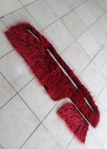 Tempra Tipo Uyumlu Torpido Örtüsü Peluş Kumaş Kırmızı - Siyah