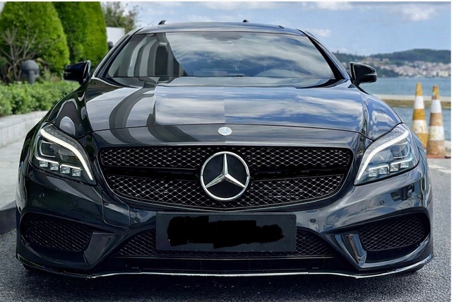 Mercedes W218 2014-2017 Cls 63 Serısı Panjur Parlak Siyah Kameralı