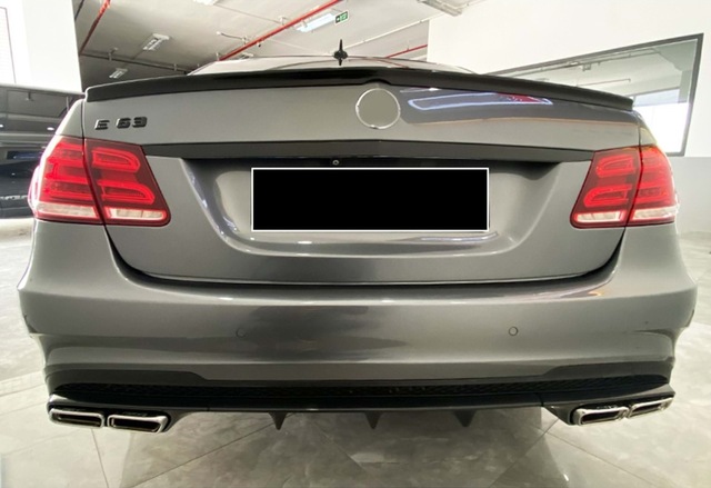 Mercedes W212 Bagaj Üstü Spoyler Parlak Siyah Boyalı 2009-2016