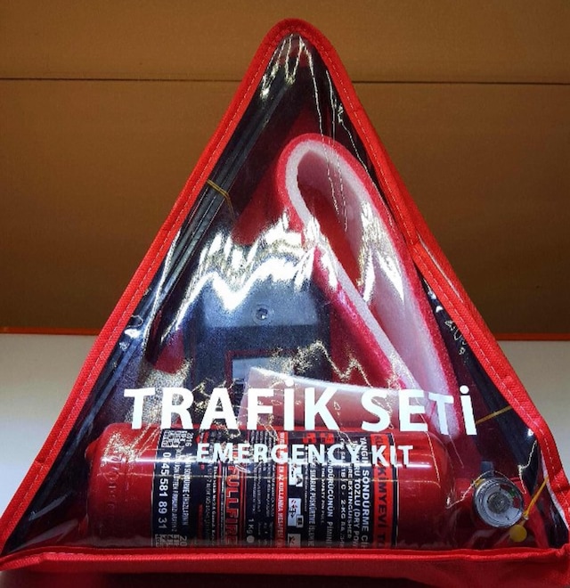 Trafik Seti Üçgen Yönetmeliğe Uygun Üçgen Trafik Seti