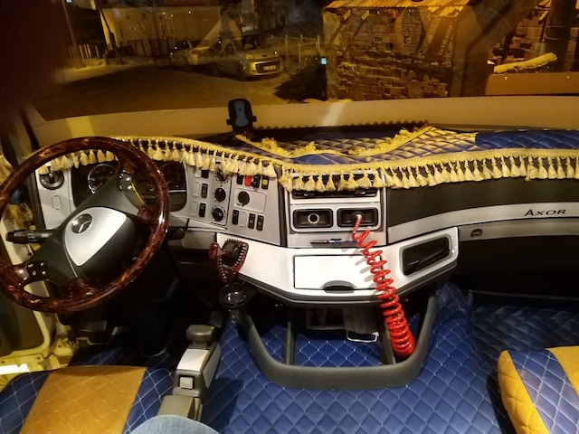 Mercedes Axor Konsol/Maun Kaplama Full Set