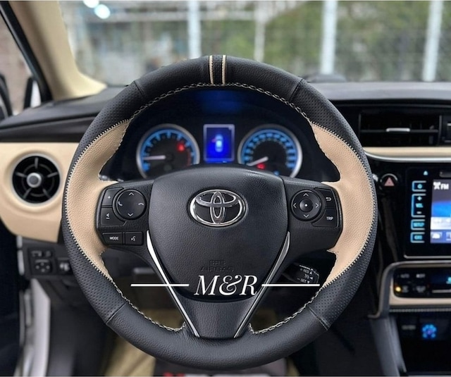 Toyota Uyumlu Corolla Tasarım Kombin Kaplama Deri Direksiyon Kılıfı