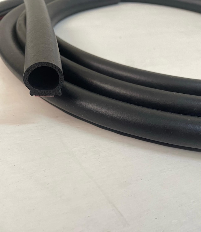 Bantlı Kapı Fitili ( Çap-18 Mm )- Bantlı Sünger - D Tipi Fitil ( 1 Adet 1 Metre )