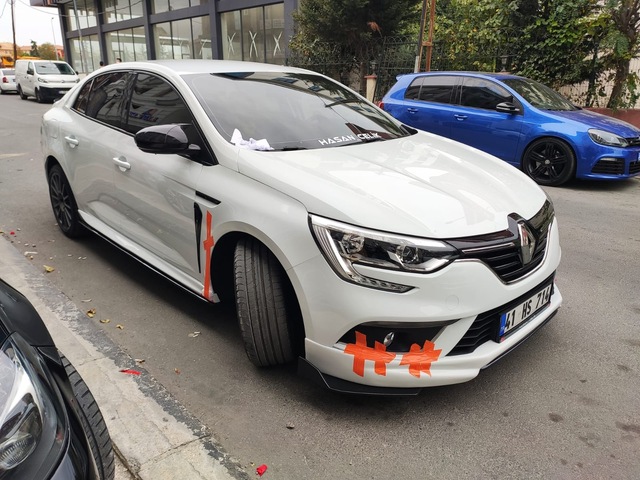 Renault Megane 4 Ön Tampon Eki Plastik Boyasız