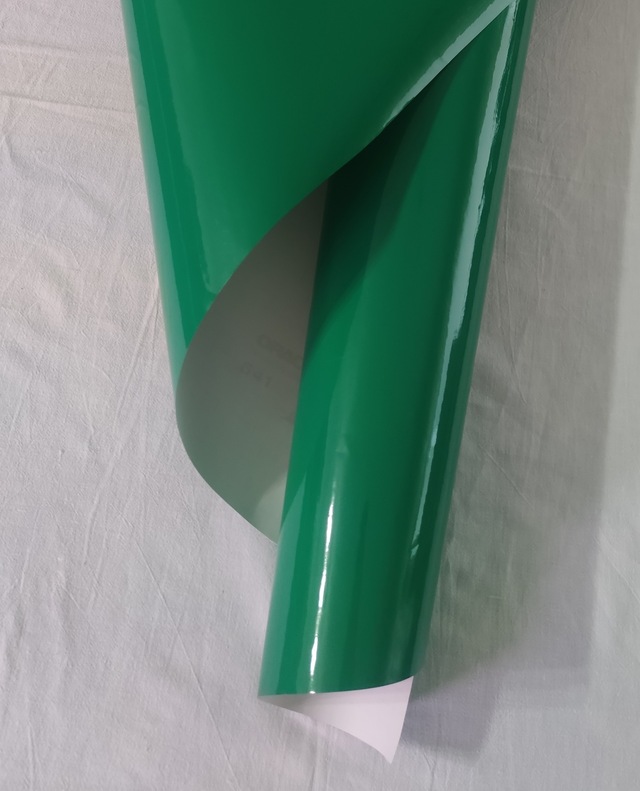 Yeşil Renk Dayanıklı Araç Motor Mobilya Folyosu 126cm X 30 Cm