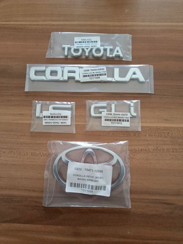 Toyota Corolla Bagaj Yazısı 1.6 Ve Gli Yazı Ve Arka Bagaj Arması 1992 - 1997 Efsane Kasa