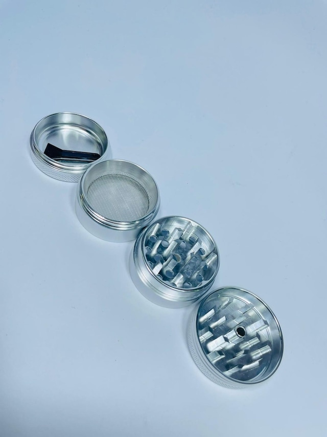 Çelik TutunÖğütücü 4 Katmanlı Paslanmaz Grinder SilverRenk//40mm