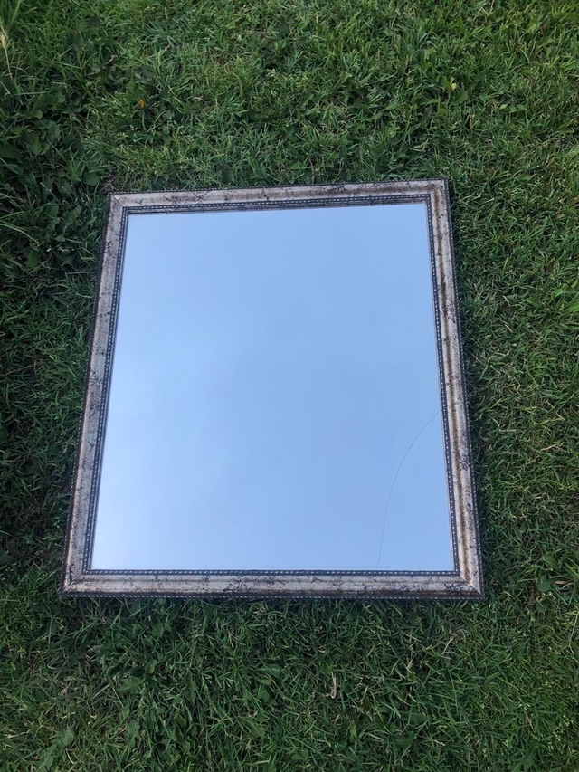 Vintage Plastik Çerçeveli Desenli Ayna 58,5X67,5Cm Hasarlı - Deko Teşhir Ürün