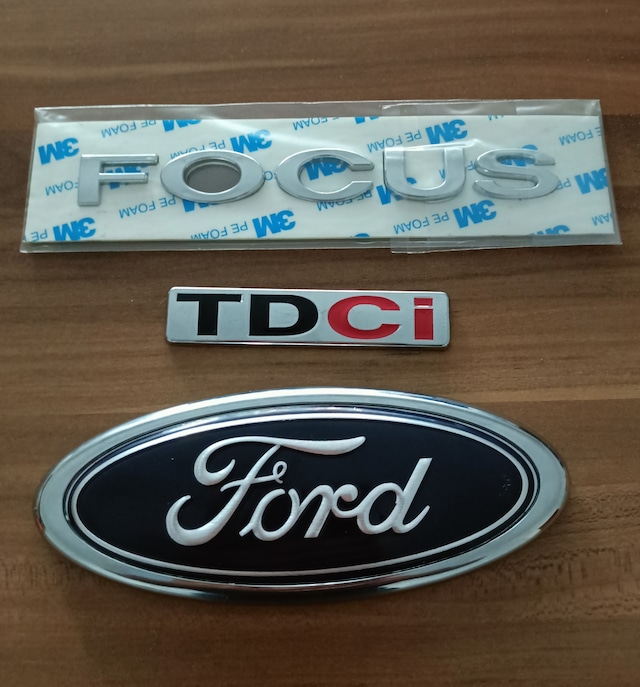 Focus+2+2.5+sedan+arka+bagaj+arması+focus+bagaj+yazısı+tdci+yazı