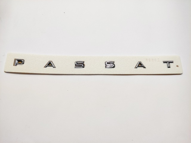 Volkswagen Passat Arma Bagaj Yazısı Yapıştırma 43cmx1.6cm 8980a