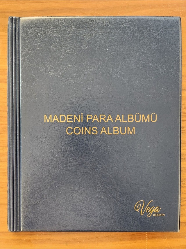 200 Adet Yerli Madeni Para Albümü Koleksiyon Mavi. Toplam 10 Sayfa. Her Sayfada 20 Madeni Para