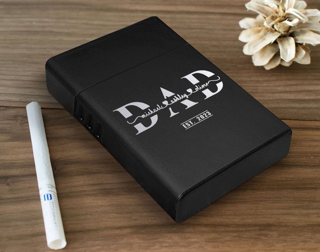 Bk Gift Kişiye Özel İsimli Tarihli Tasarımlı Siyah Metal Sigara Kutusu