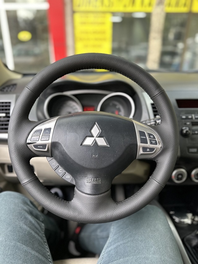 Mitsubishi L200 Araca Özel Dikmeli Direksiyon Kılıfı Siyah