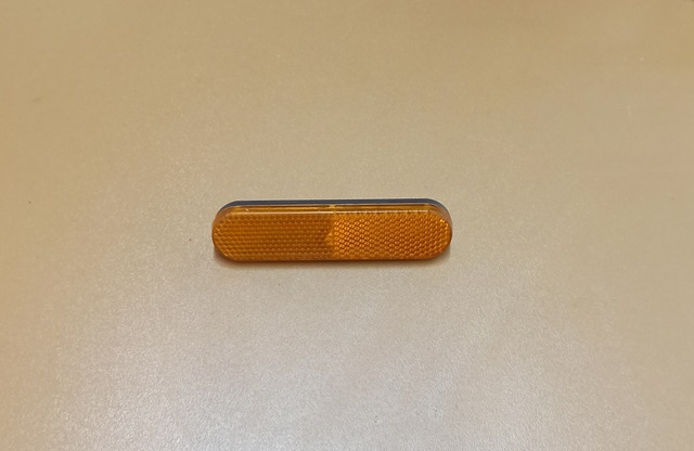 Sarı Renk Reflektör 6mm Vida Bağlantılı 2 Adet