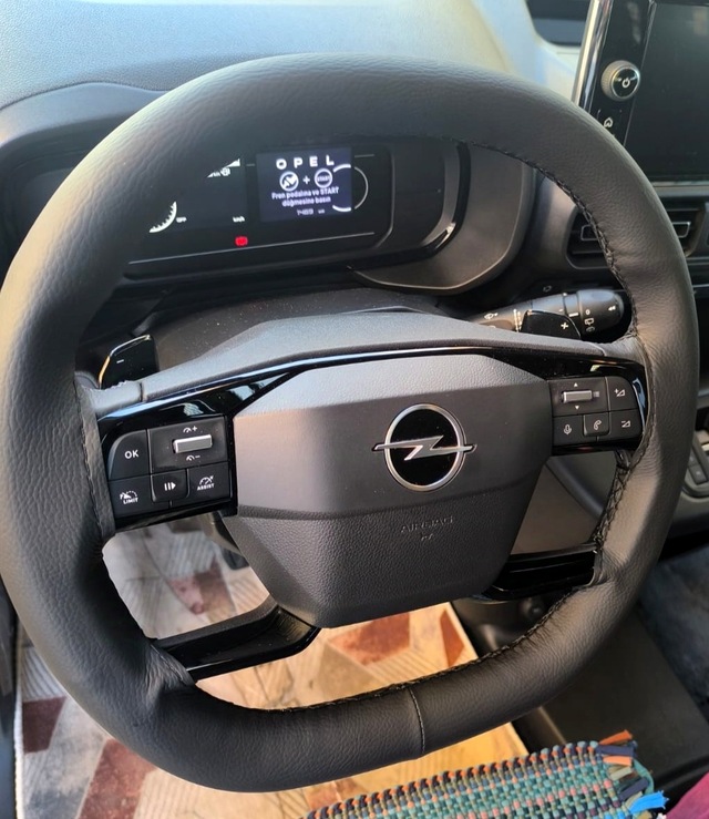Dikişli Direksiyon Kılıfı Siyah Deri Siyah Dikişli Opel Combo İçin Siyah