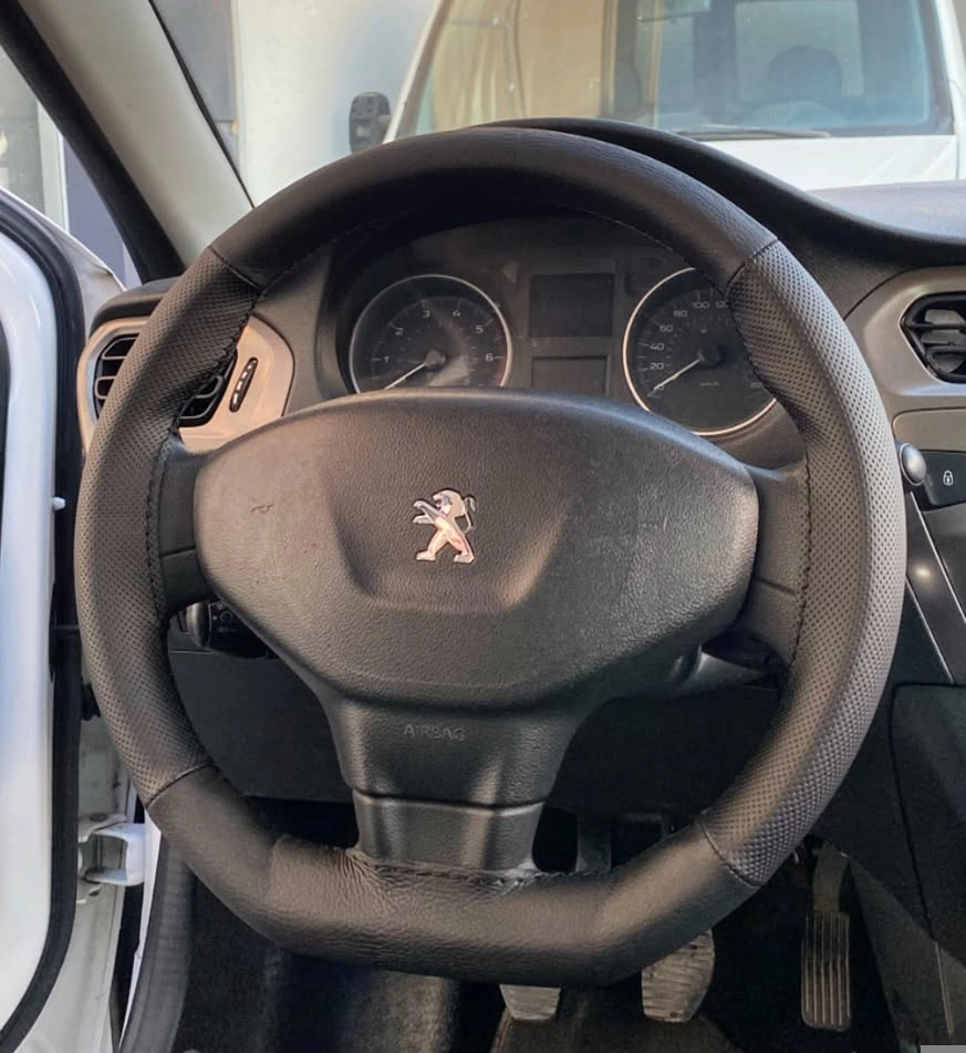 Dikişli Direksiyon Kılıfı Siyah Deri Noktalı Deri Siyah Dikişli Peugeot 301 İçin Karışık