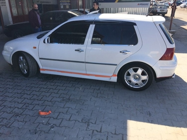 VW Golf 4 Yan Marşpiyel Takımı