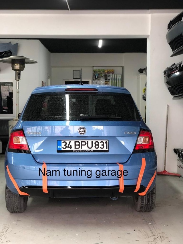 Skoda Fabia Yeni Kasa Plastik Difüzör Parlak Siyah