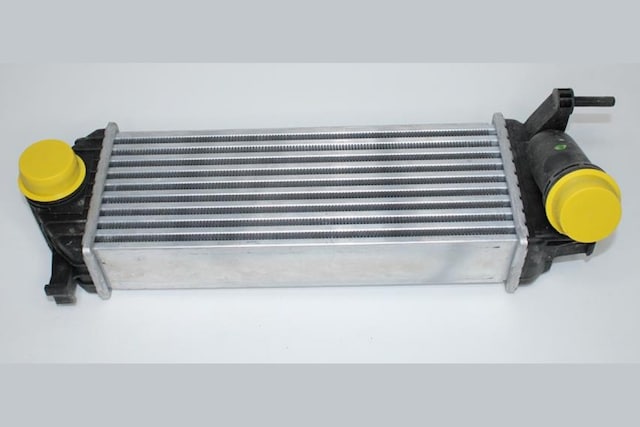 X - 84 - Turbo Radyatörü Kng Iıı - Dpmıx-hb - 2010-klıpslı Geçmeli