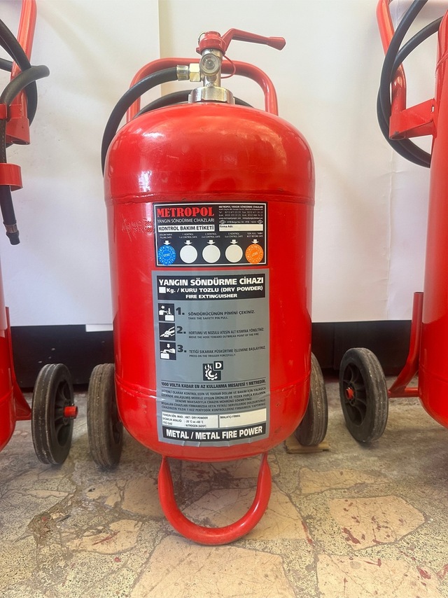 25 Kg D Tozlu Metal Yangınlarını Söndürme Cihazı