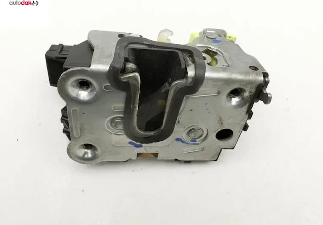 Kapı Kilidi Ön Sağ Duster Ym 805021840r Autodak 805021840r