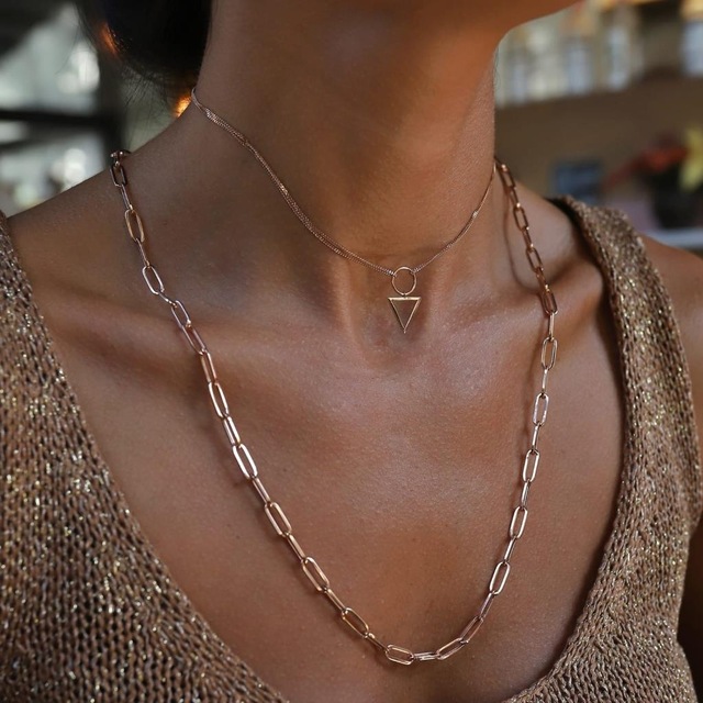 Ataç Zincir Ve Üçgen Choker Kombin