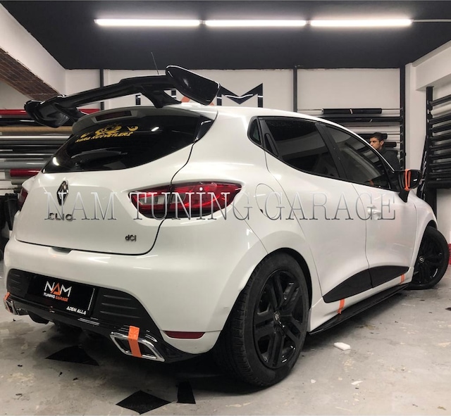 Renault Clio 4 Marşpiyel Alt Lip Parlak Siyah