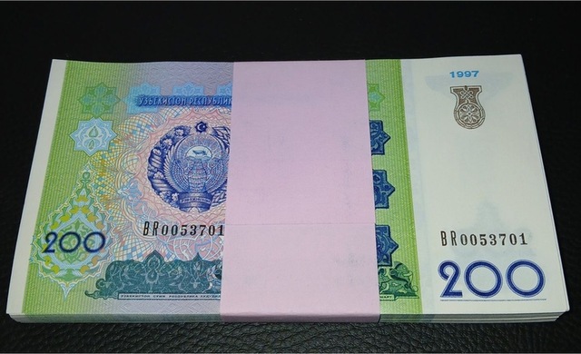 1997 Özbekistan 200 Cym Çil Deste Yabancı Kağıt Para 100 Adet