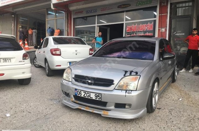 Opel Vectra C Ön Tampon Eki Fiber Boyasız