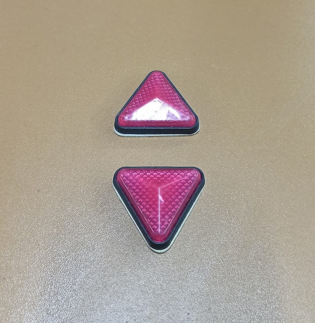 Pembe Renk Mini Üçgen Reflektör Yapışkanlı 2 Adet