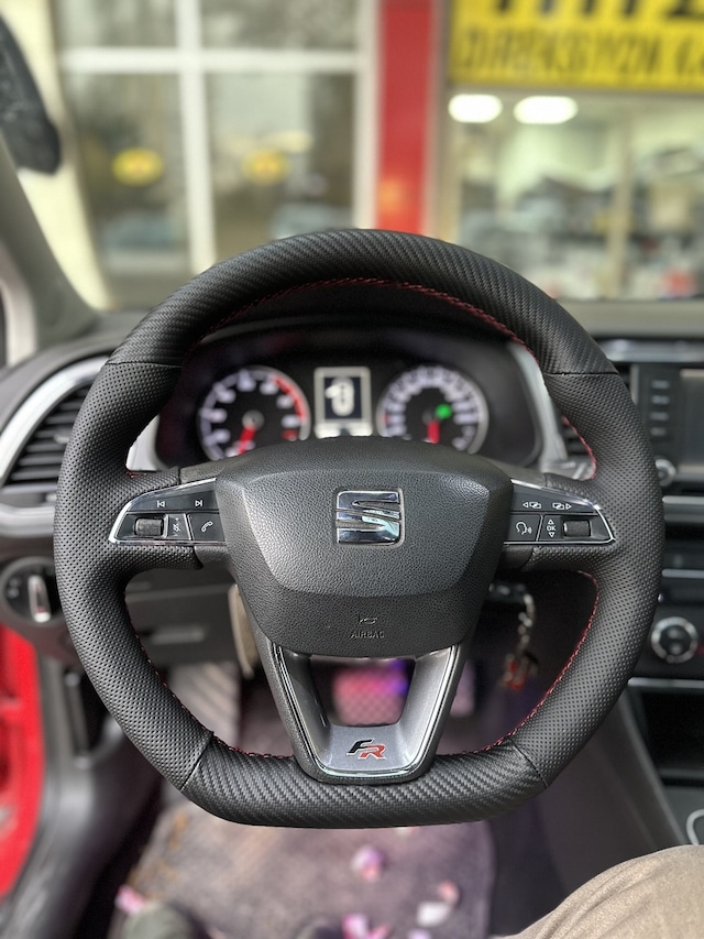 Seat Leon Fr Araca Özel Dikmeli Direksiyon Kılıfı Nokta Karbon K Siyah