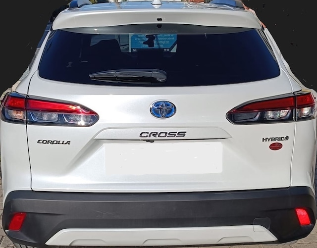 Toyota Corolla Cross İçin Uygulanabilir Krom Cross Yazısı