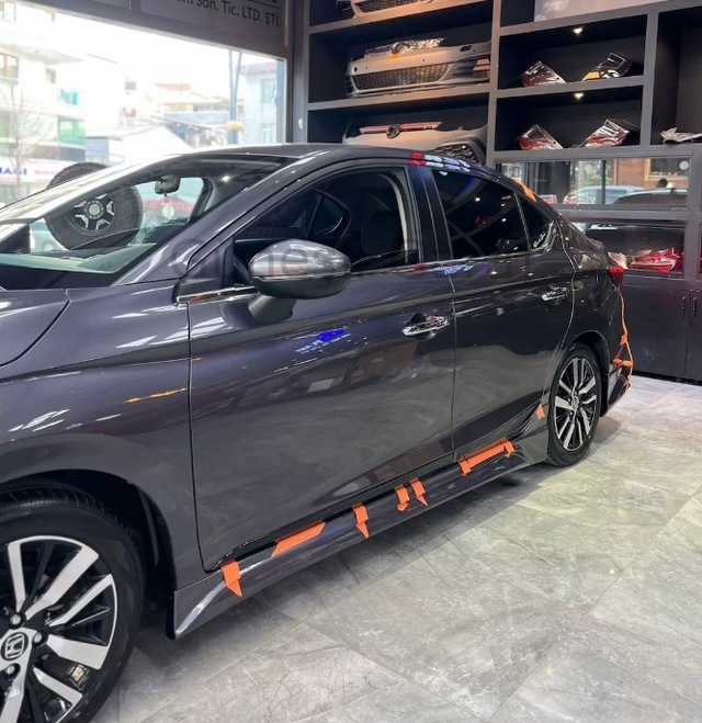 Honda City Marşpiyel Yan Ek Boyasız