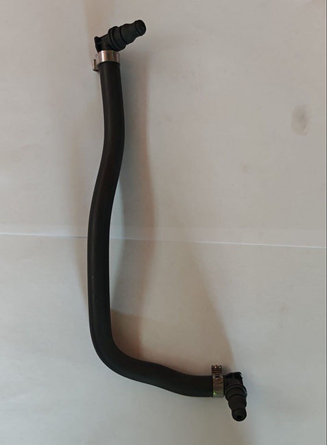 Mercedes C Serisi W204 Radyatör Yedek Su Depo Hortumu Oem A2045010925