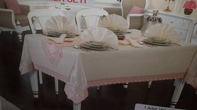 Kadife Incili Fransiz Gupurlu Masa Ortusu Takimi Fiyatlari Ve Ozellikleri