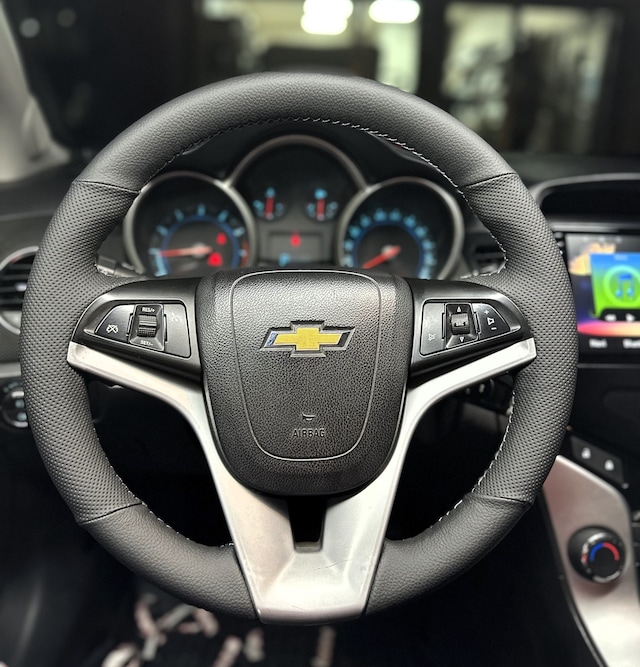 Chevrolet Cruze 2009-2014 Uyumlu Araca Özel Direksiyon Kılıfı Aç Siyah