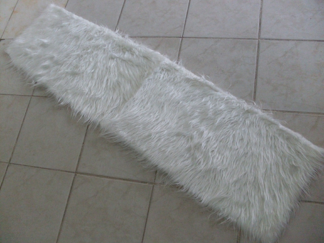 Araç Torpido Üstü Peluş Kumaş Beyaz 150X40 Cm