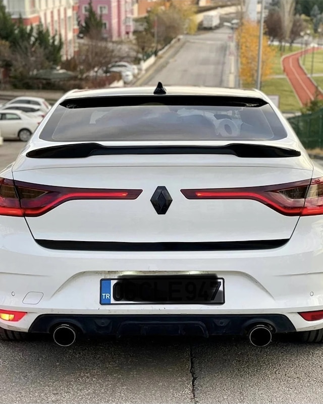 Renault Megane 4 Sedan Uyumlu Yarasa M4 Spoiler Pianoblack İthal