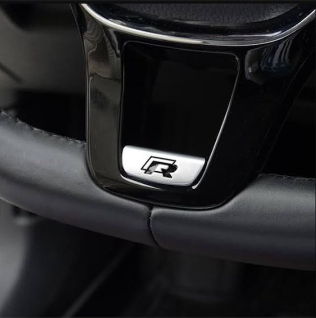 Volkswagen R Logolu Siyah Direksiyon Logosu Geçmeli Model Dıka03-04 siyah