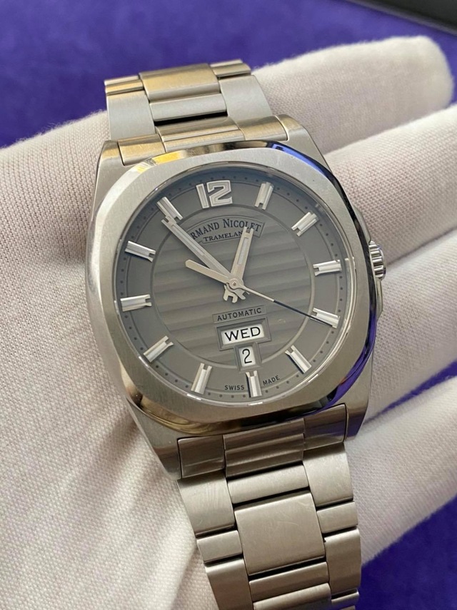 Armand Nicolet Tramelan J09 Çelik Kordon Erkek Kol Saati 2. El Teşhir Ürün