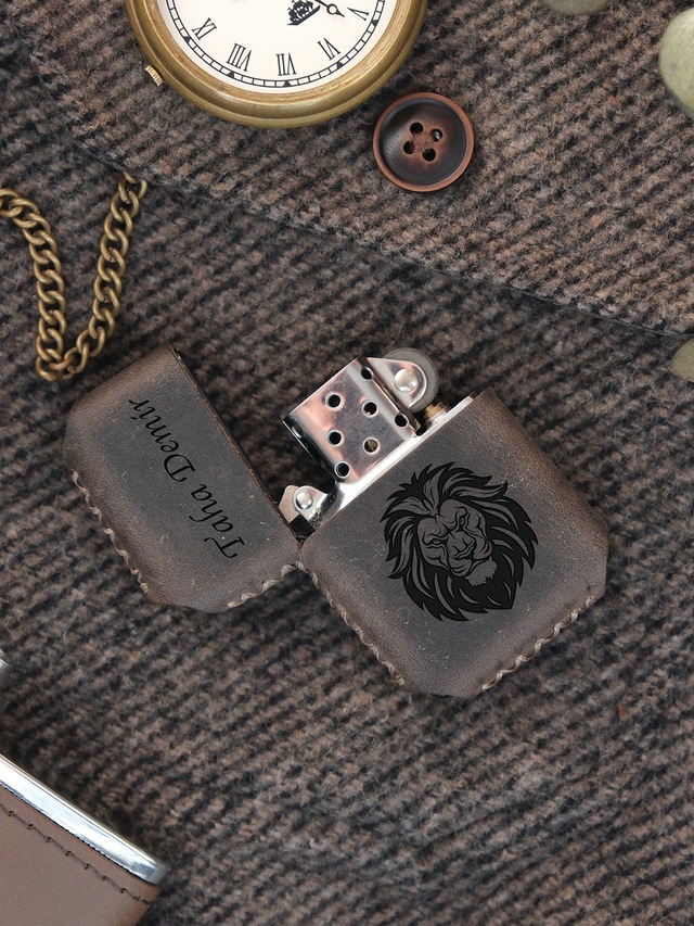 Vagave Gri Renk Hakiki Deri Kılıflı Zippo Benzinli Çakmak