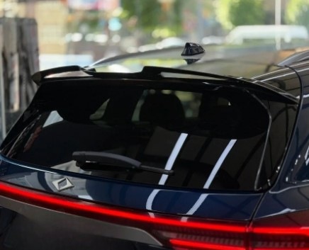 Togg T10x Spoiler Plastik Parlak Siyah Boyalı