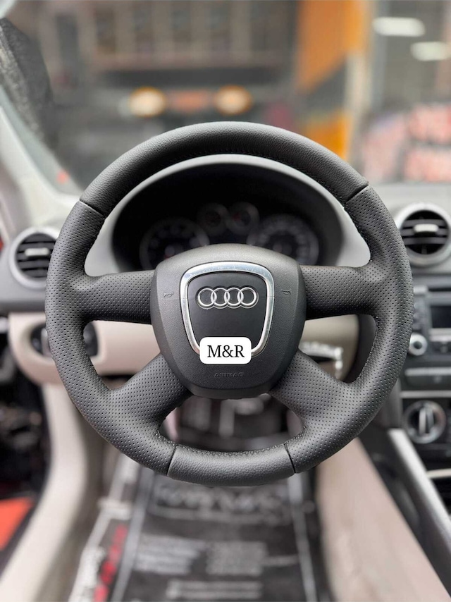 Audi A3 Kaplama Deri Direksiyon Kılıfı Siyah