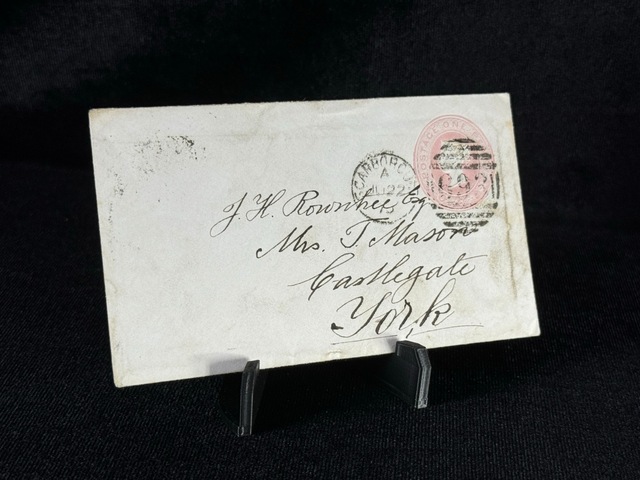 İngiltere Klasik Dönem 1870 Victoria Dönemi Pink Penny Kendinden Pullu Antiye Zarf Varış Damgalı