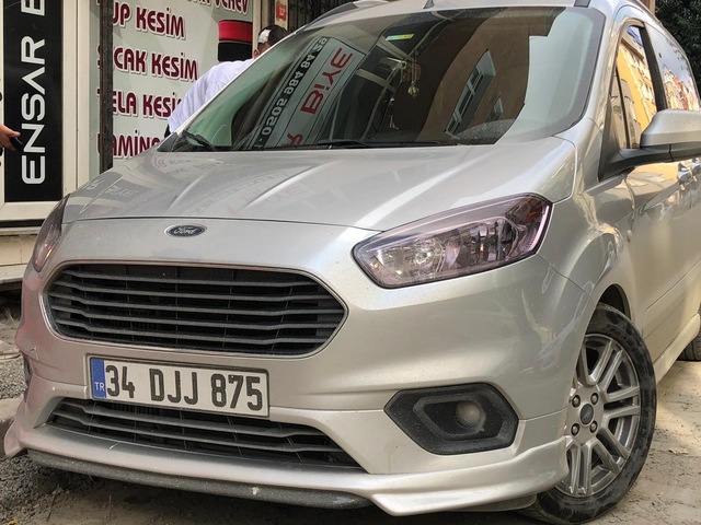 Ford Plastik Tourneo Courier Makyajlı Ön Ek
