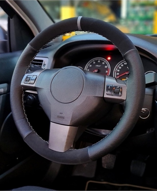 Peugeot 308 Uyumlu Dikmeli Direksiyon Kılıfı Noktalı-Alkantara Gri Yüzüklü