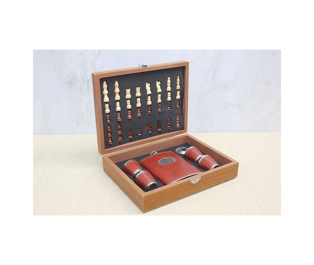 1 Adet Satrançlı Matara Seti Derili Matara Seti, Satranç Desenli Tasarım, Matara Set, Chess Flask Set, Leather Flask